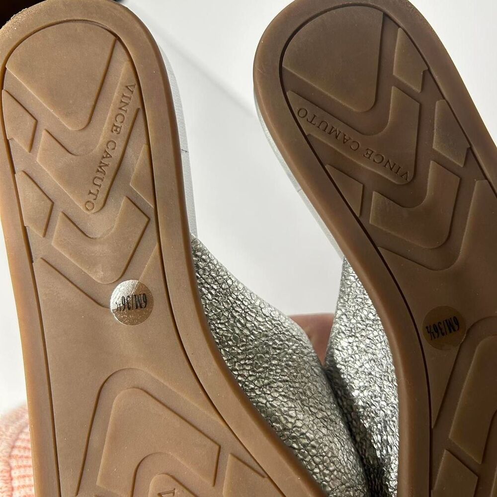 Vince Camuto silver metallic sandals with bow detail 6 - Picture 5 of 6